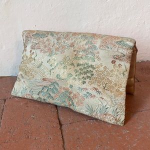 VINTAGE | Embroidered Silk Clutch